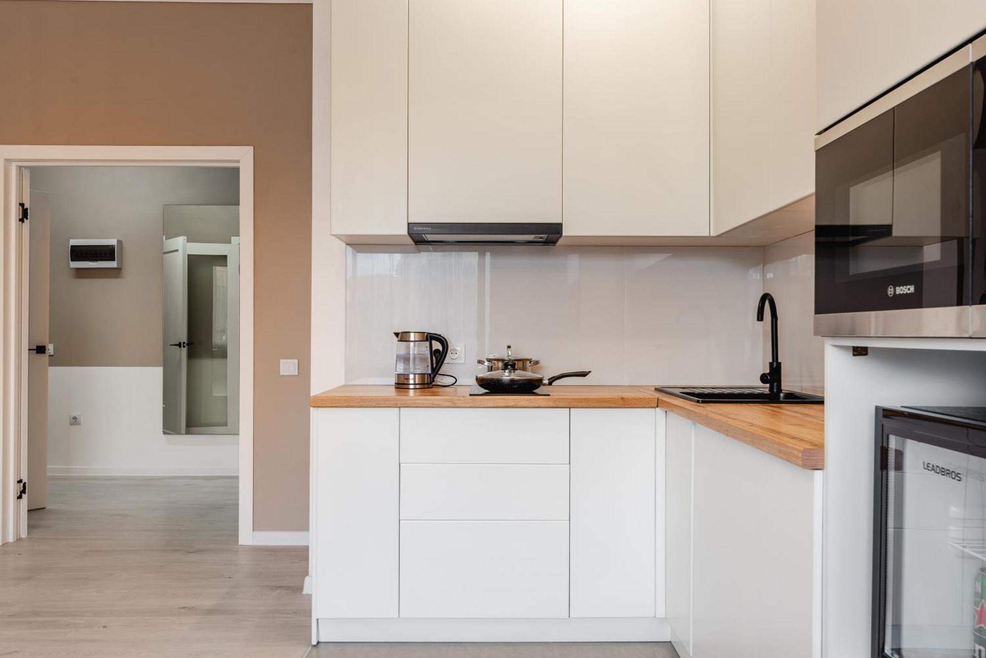 Five Business-Class Rooms In R-House Near Mega Center Almaty Eksteriør bilde