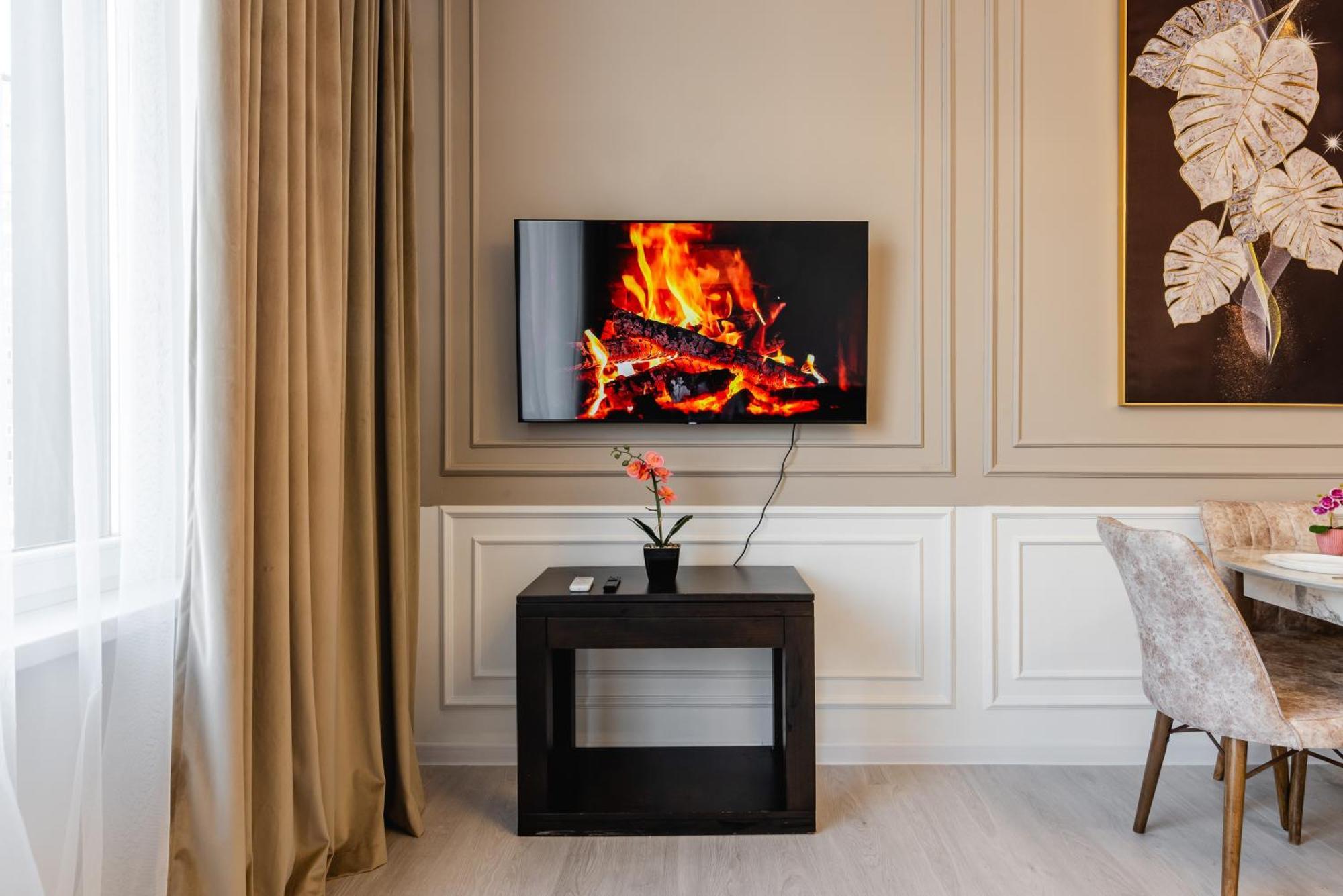 Five Business-Class Rooms In R-House Near Mega Center Almaty Eksteriør bilde