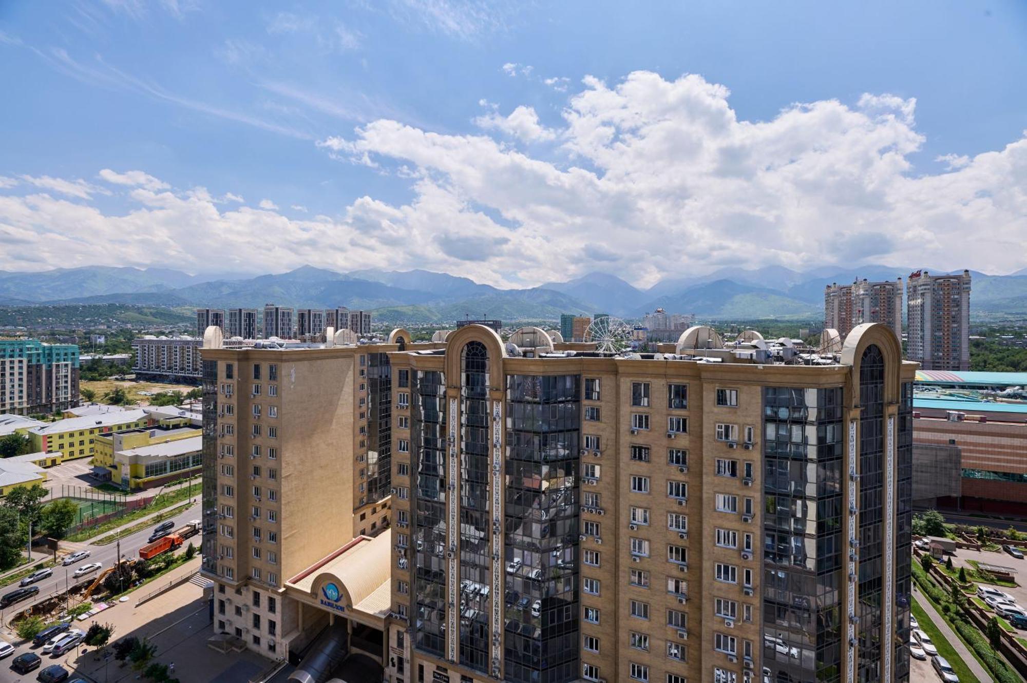 Five Business-Class Rooms In R-House Near Mega Center Almaty Eksteriør bilde