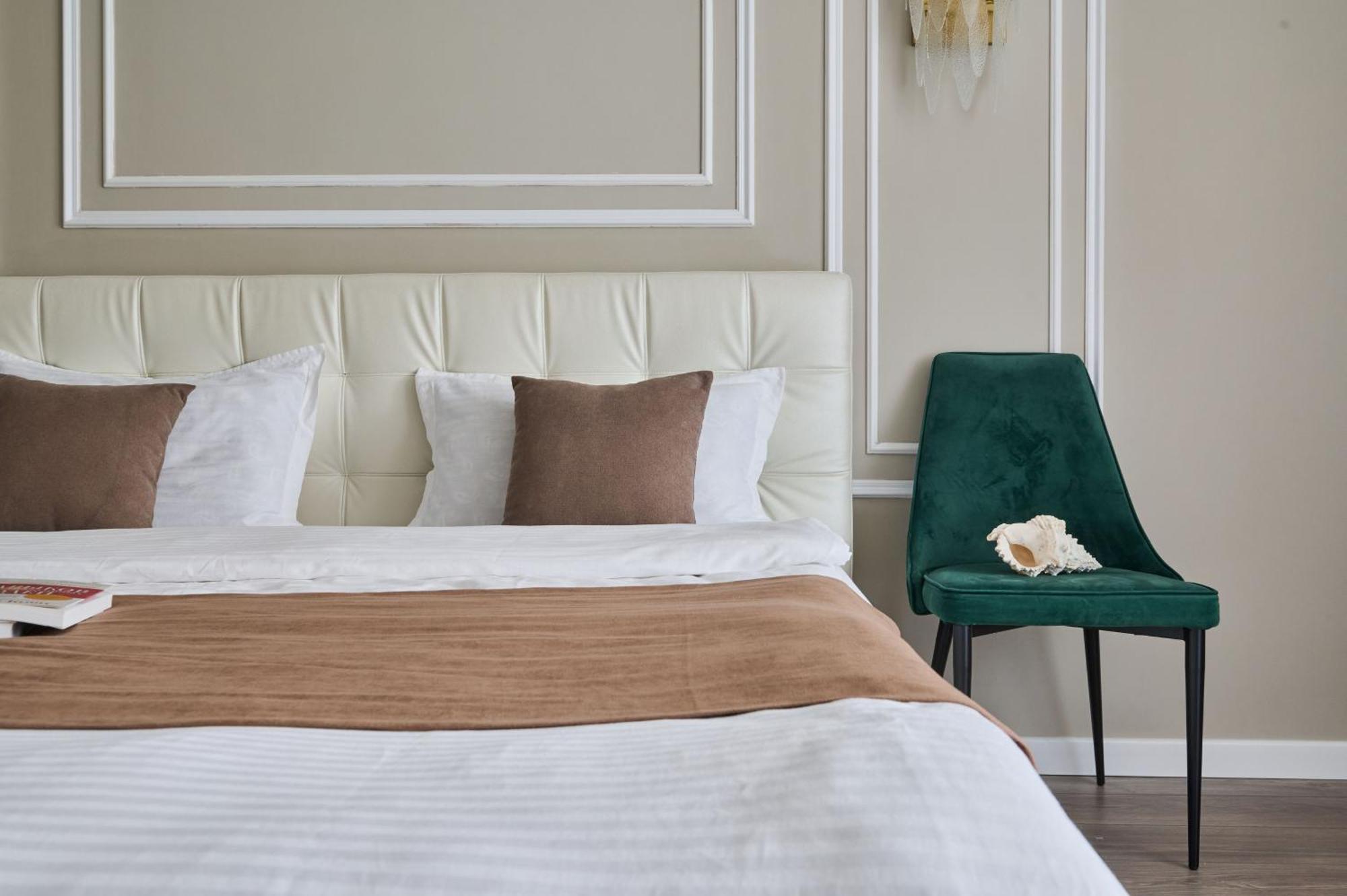 Five Business-Class Rooms In R-House Near Mega Center Almaty Eksteriør bilde