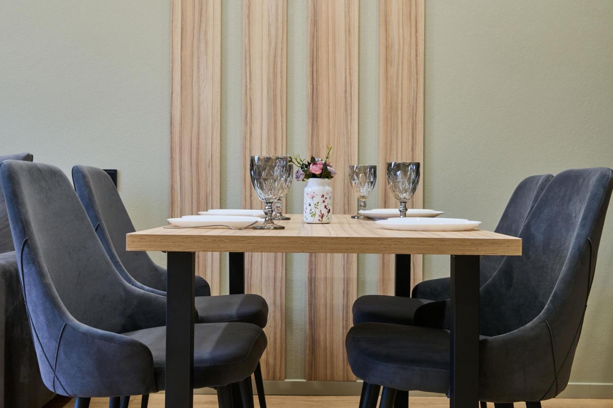 Five Business-Class Rooms In R-House Near Mega Center Almaty Eksteriør bilde