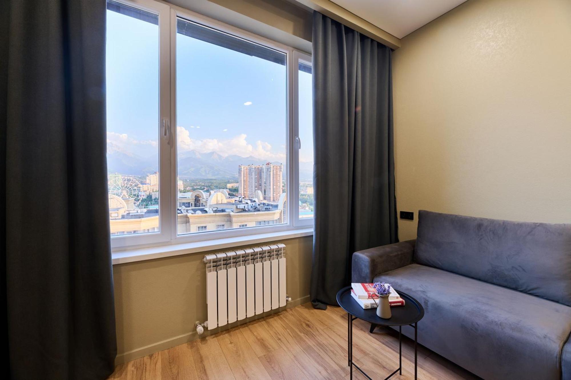 Five Business-Class Rooms In R-House Near Mega Center Almaty Eksteriør bilde